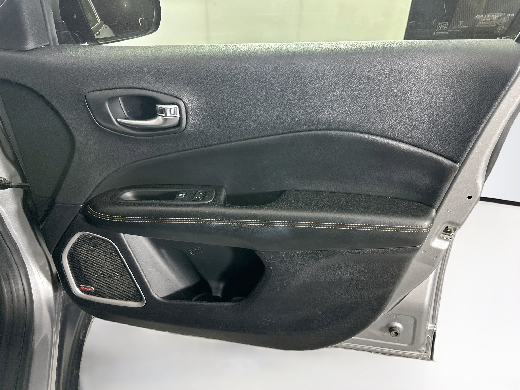 Used 2018 Jeep Compass Limited w/ Navigation Group FWD image 32