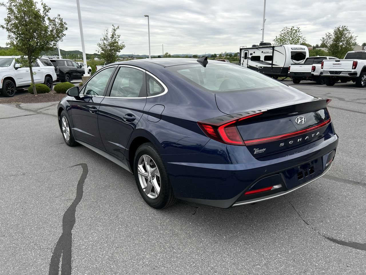 Used 2022 Hyundai Sonata SE w/ Preferred Accessory Package FWD image 5