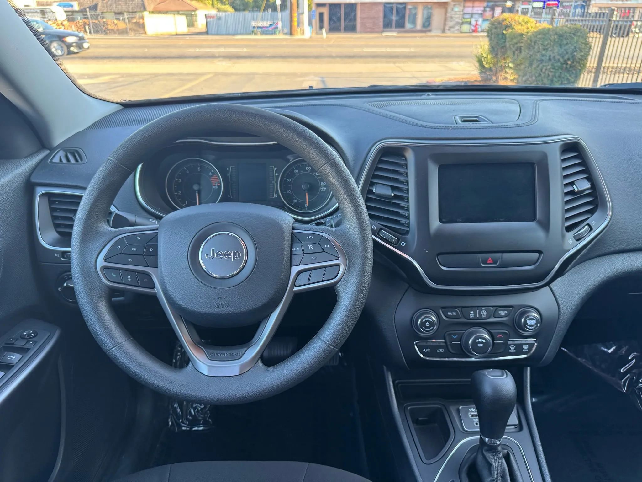 Used 2020 Jeep Cherokee Latitude image 20