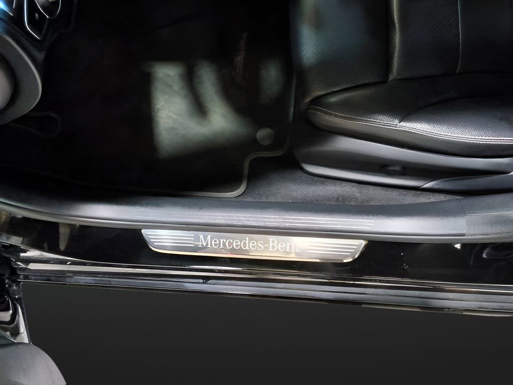 Used 2020 Mercedes-Benz C 300 4MATIC Sedan image 13