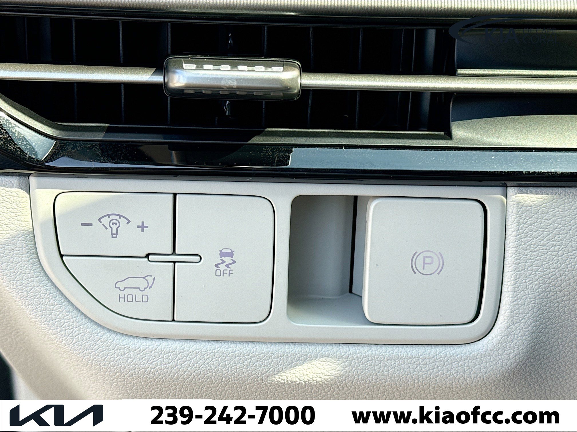 New 2026 Kia Sportage EX w/ EX Panorama Roof Package image 35