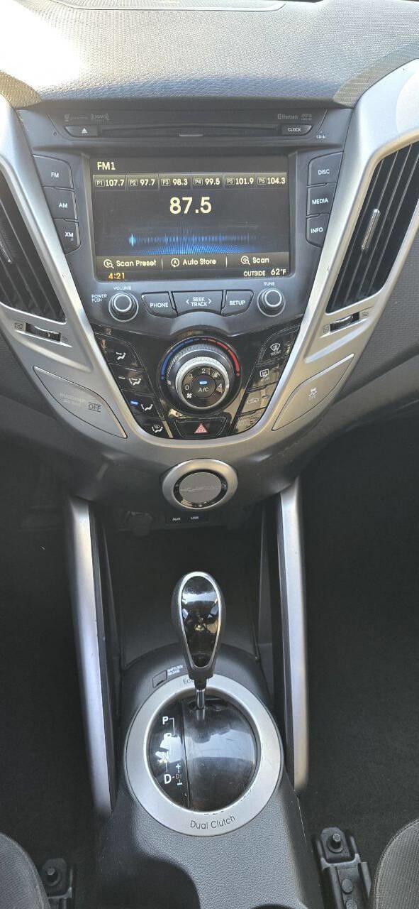 Used 2016 Hyundai Veloster image 17