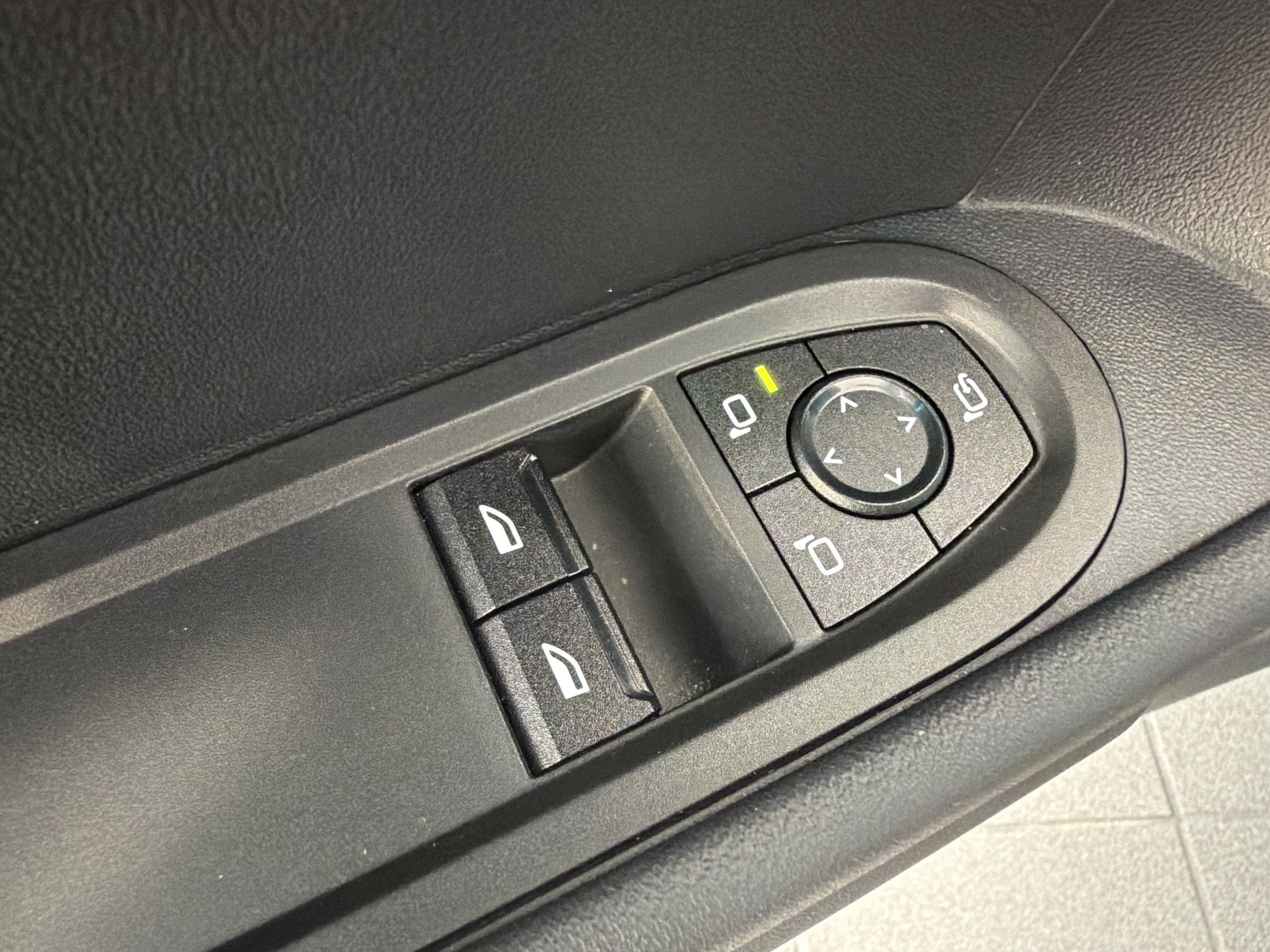 Certified 2025 MINI Cooper S FWD image 13