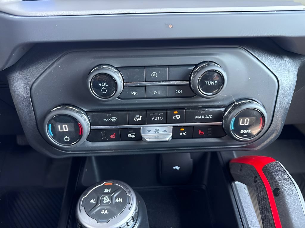 Used 2025 Ford Bronco Big Bend w/ Sasquatch Package AWD/4WD image 17