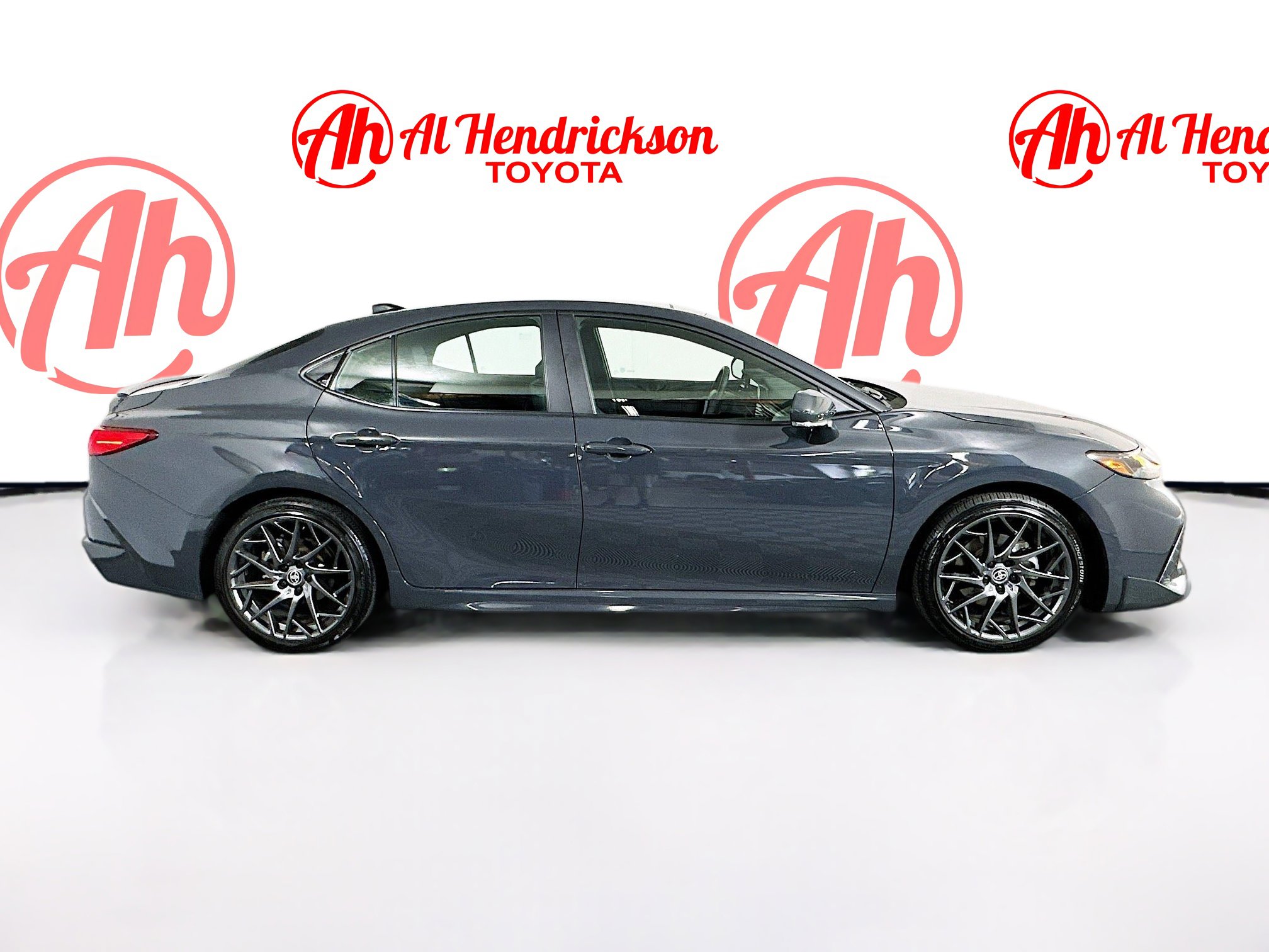 Used 2025 Toyota Camry XSE image 2