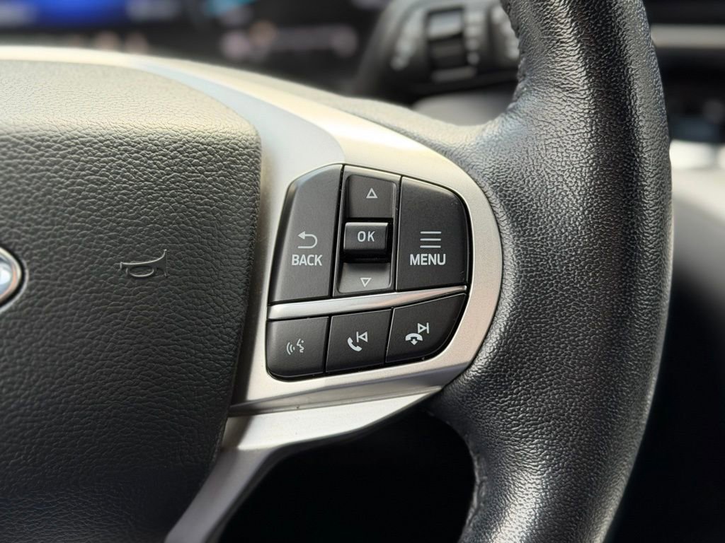 Used 2022 Ford Explorer XLT w/ Equipment Group 202A AWD/4WD image 9