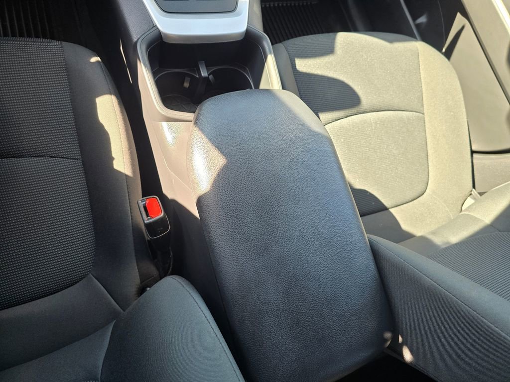 Used 2023 Toyota RAV4 LE AWD/4WD image 23