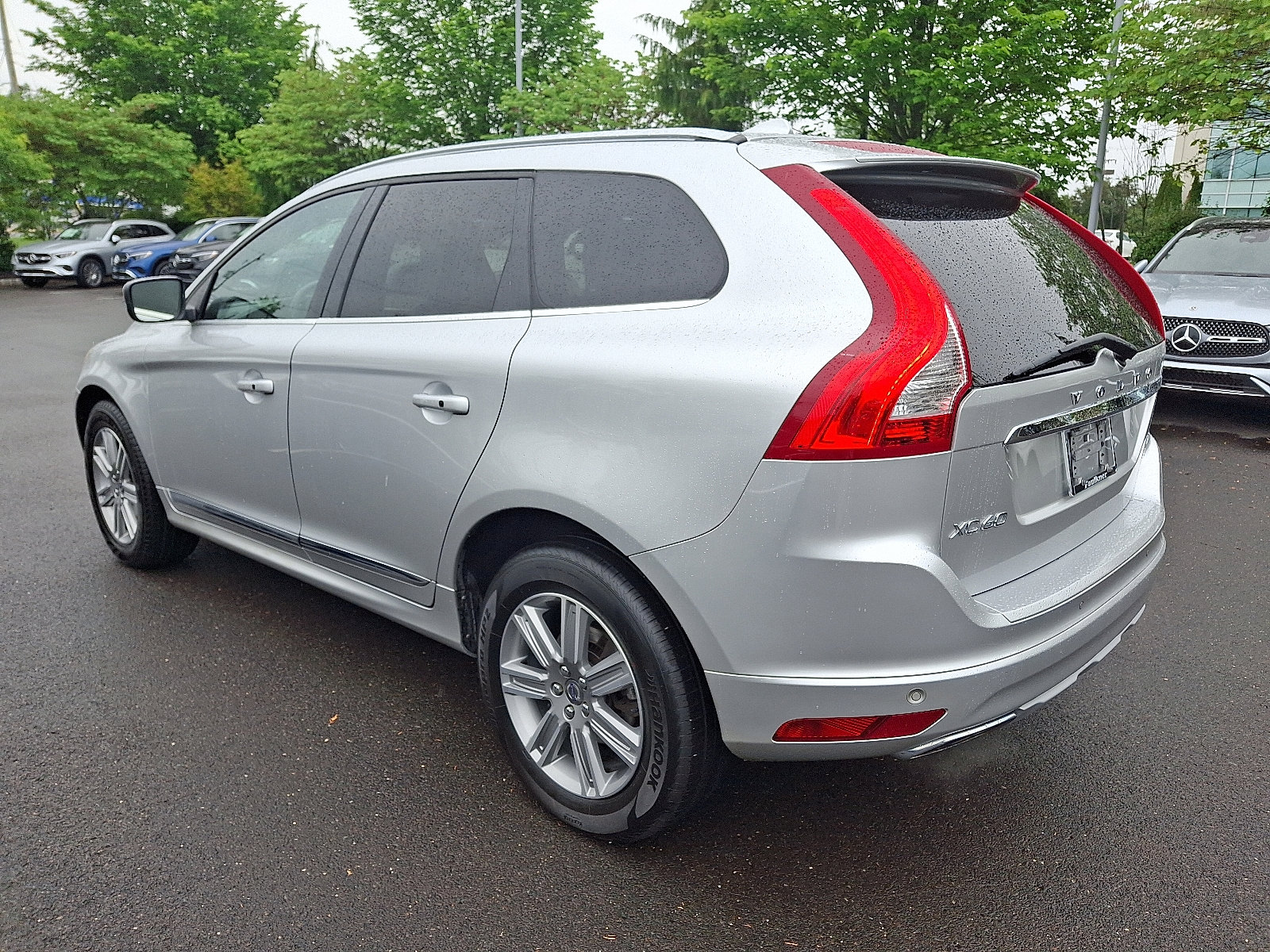 Used 2017 Volvo XC60 T5 Inscription w/ Preferred Option Package AWD/4WD image 4