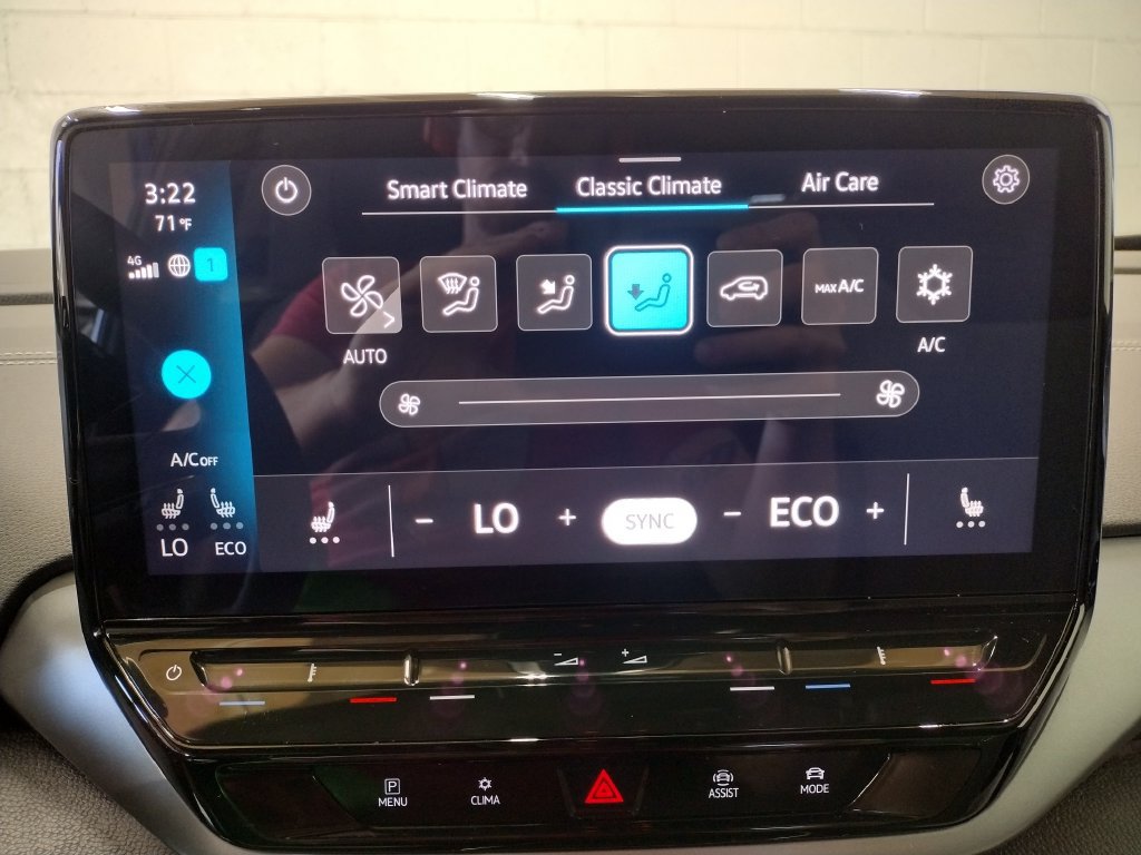 Certified 2023 Volkswagen ID.4 Pro AWD/4WD image 29