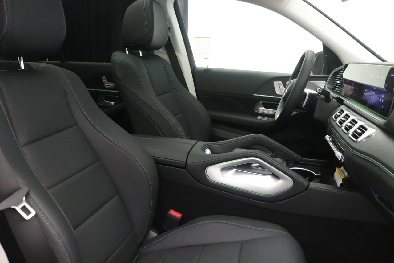 New 2026 Mercedes-Benz GLS 450 4MATIC image 14