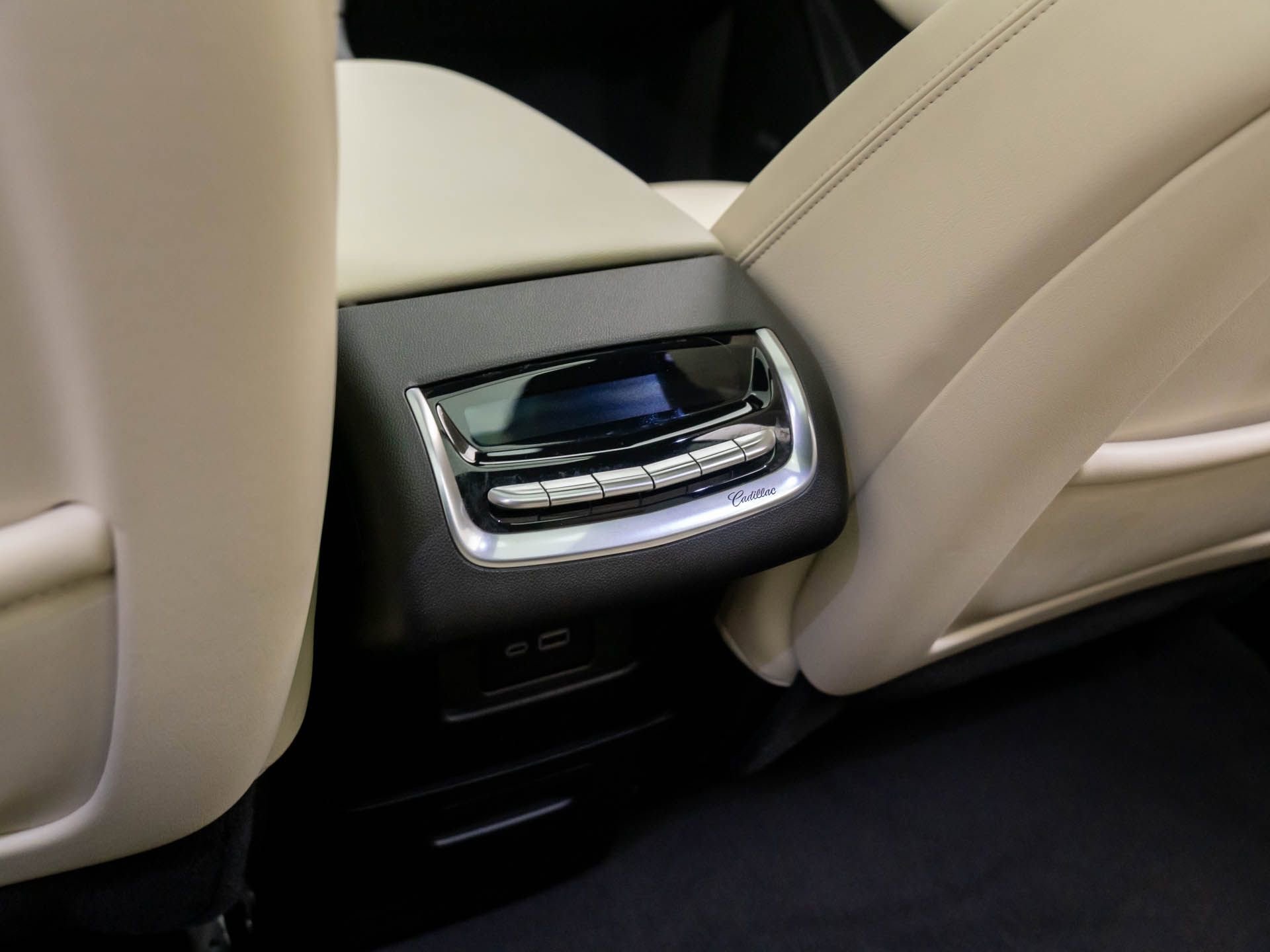 Certified 2024 Cadillac XT6 Sport w/ Technology Package image 22