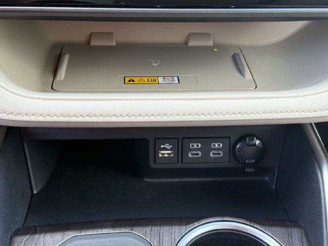 Used 2023 Toyota Highlander Limited AWD/4WD image 18