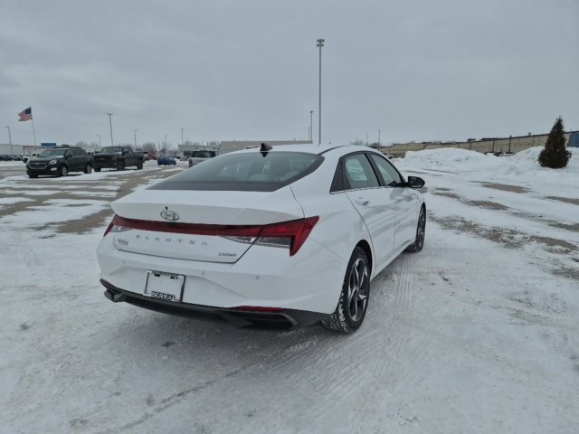 Used 2023 Hyundai Elantra Limited image 5