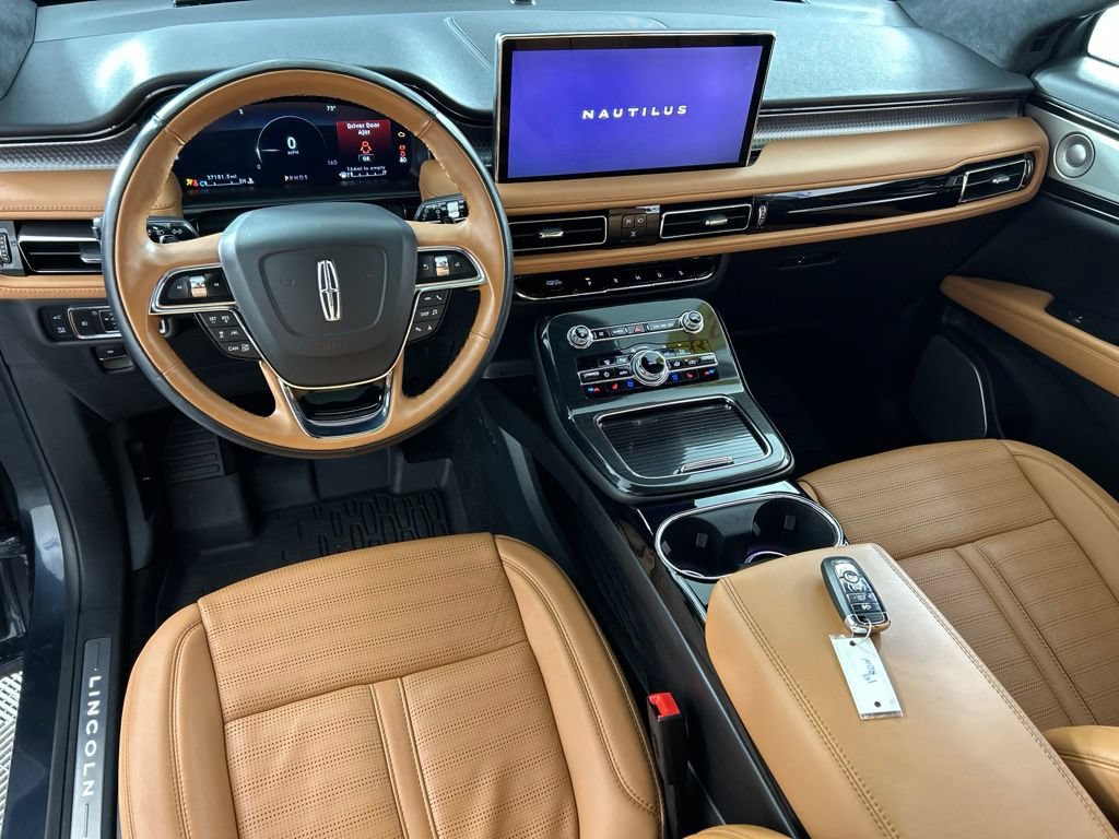 Used 2023 Lincoln Nautilus Black Label AWD/4WD image 17