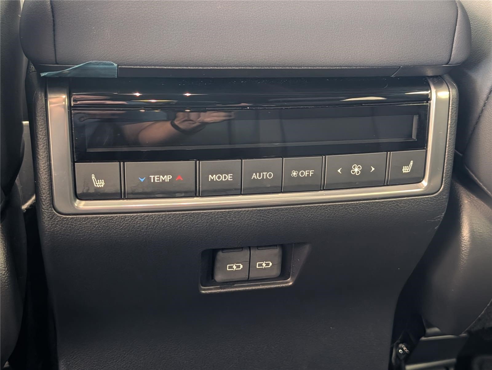 Used 2025 Lexus GX 550 w/ Accessory Package (2T) AWD/4WD image 17