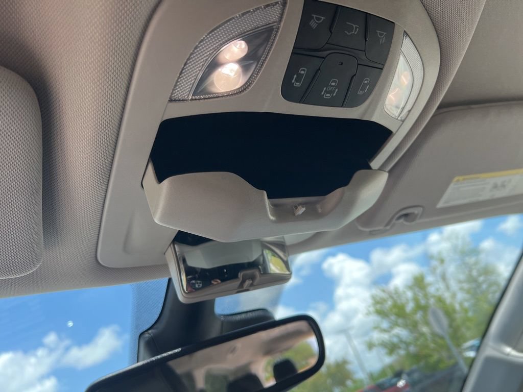 Used 2023 Chrysler Pacifica Touring-L FWD image 29