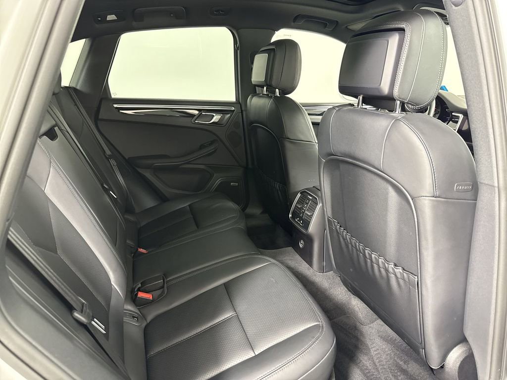 Certified 2025 Porsche Macan image 25