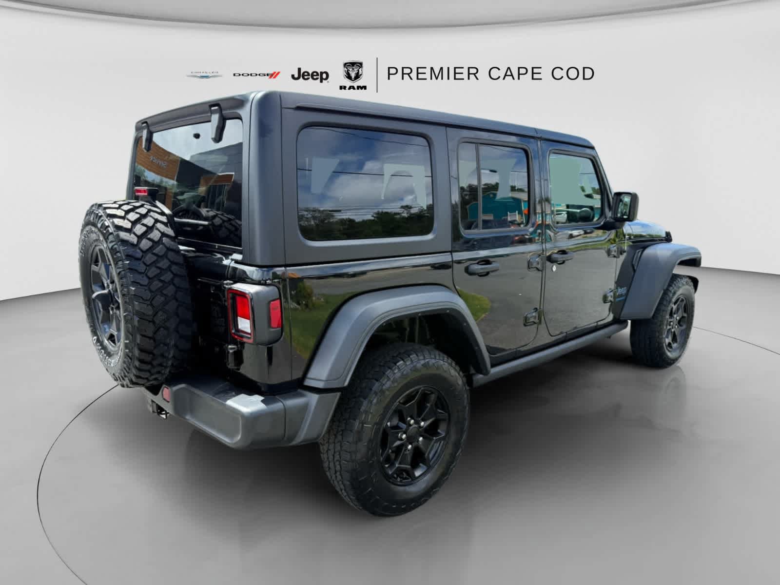 Used 2023 Jeep Wrangler Unlimited w/ Cold Weather Group AWD/4WD image 10
