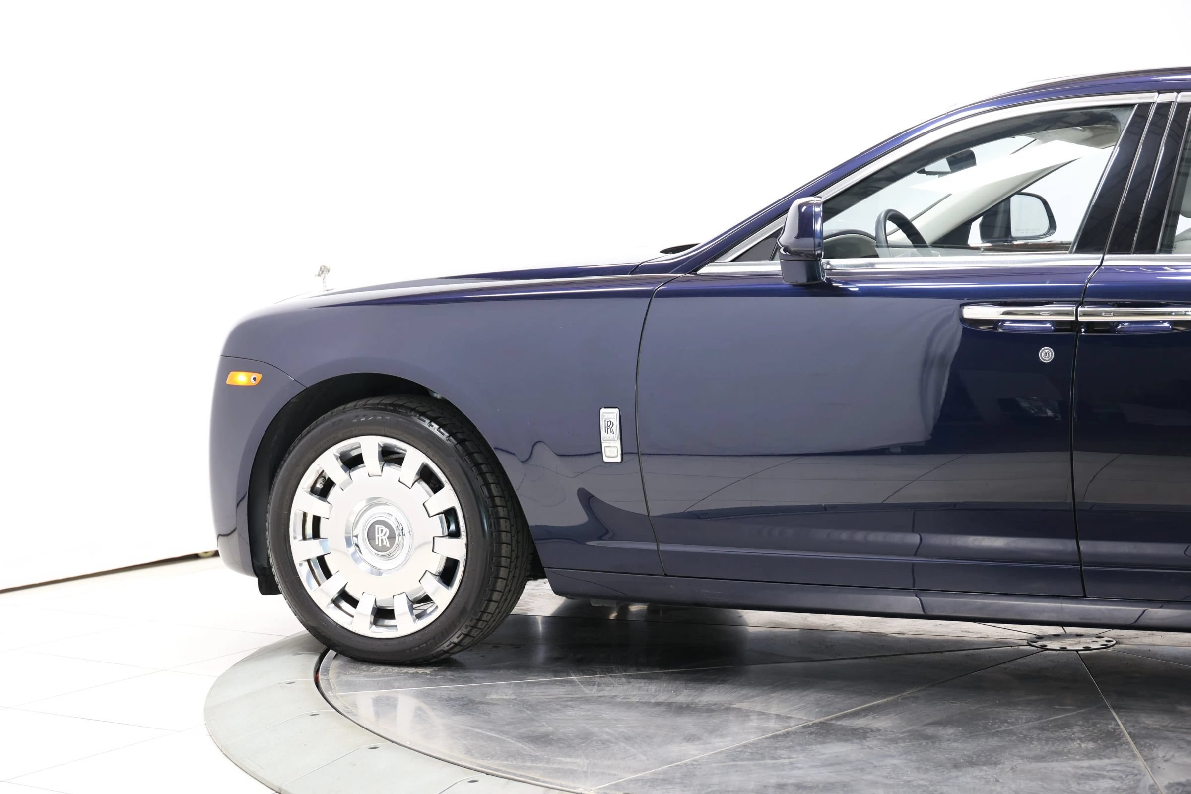 Used 2015 Rolls-Royce Ghost RWD image 7