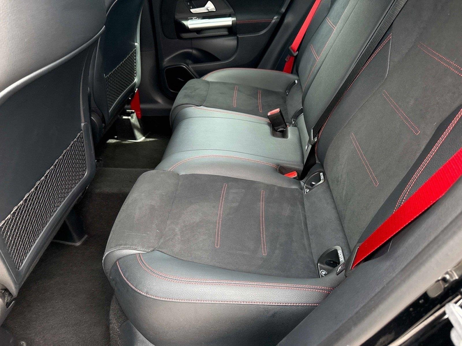 Used 2025 Mercedes-Benz GLA 35 AMG 4MATIC image 34