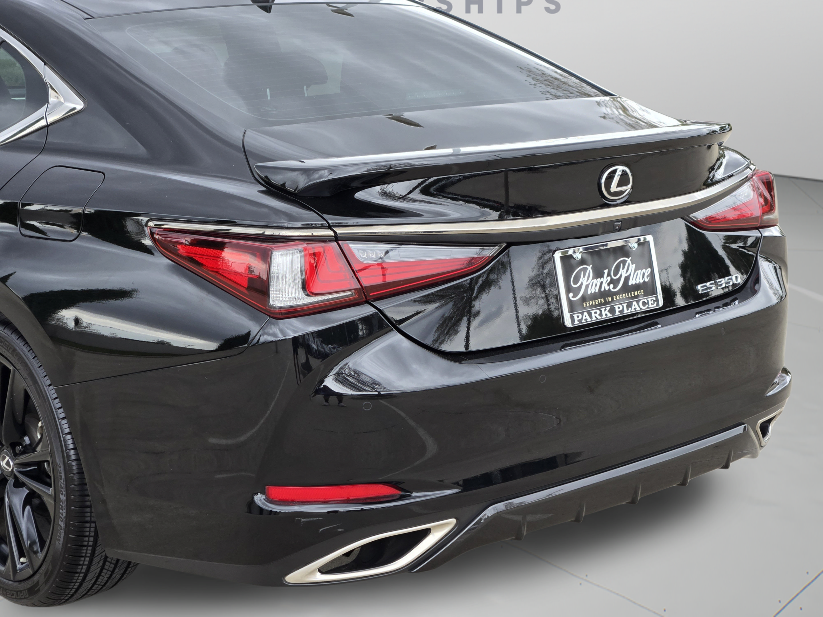 Certified 2022 Lexus ES 350 F Sport w/ Accessory Package 2 FWD image 35