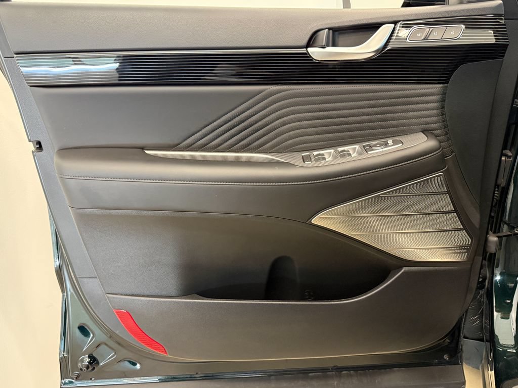 Used 2025 Hyundai Palisade Calligraphy FWD image 11