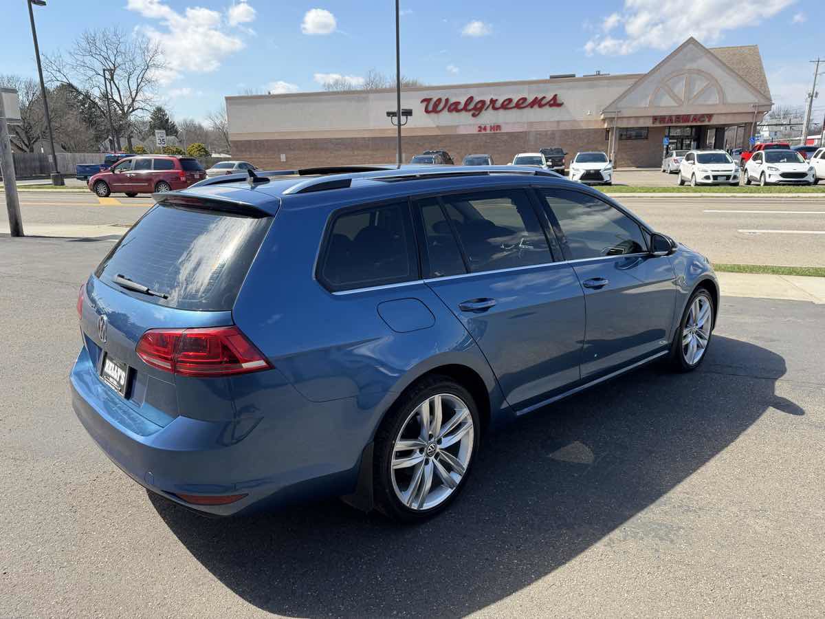 Used 2015 Volkswagen Golf SEL image 5