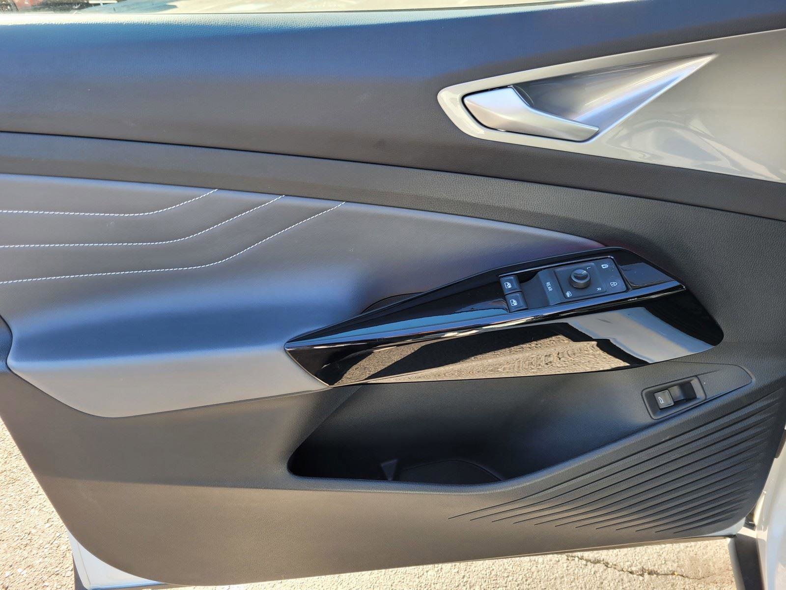 Certified 2023 Volkswagen ID.4 Pro S image 22