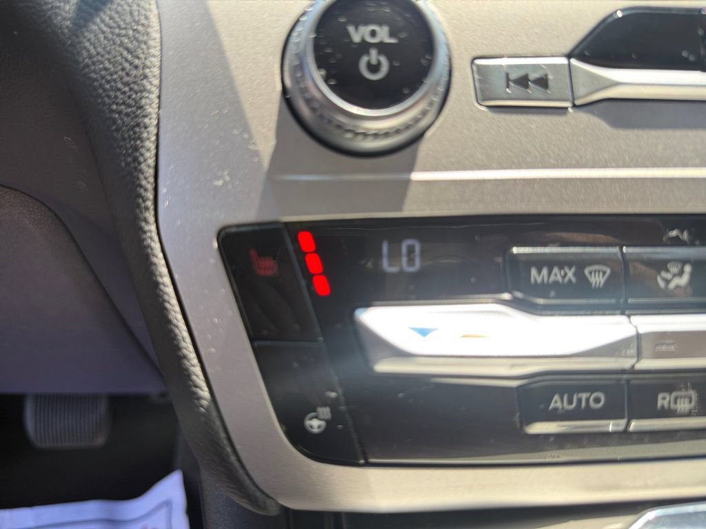 Used 2021 Ford Explorer XLT w/ Equipment Group 202A RWD image 24