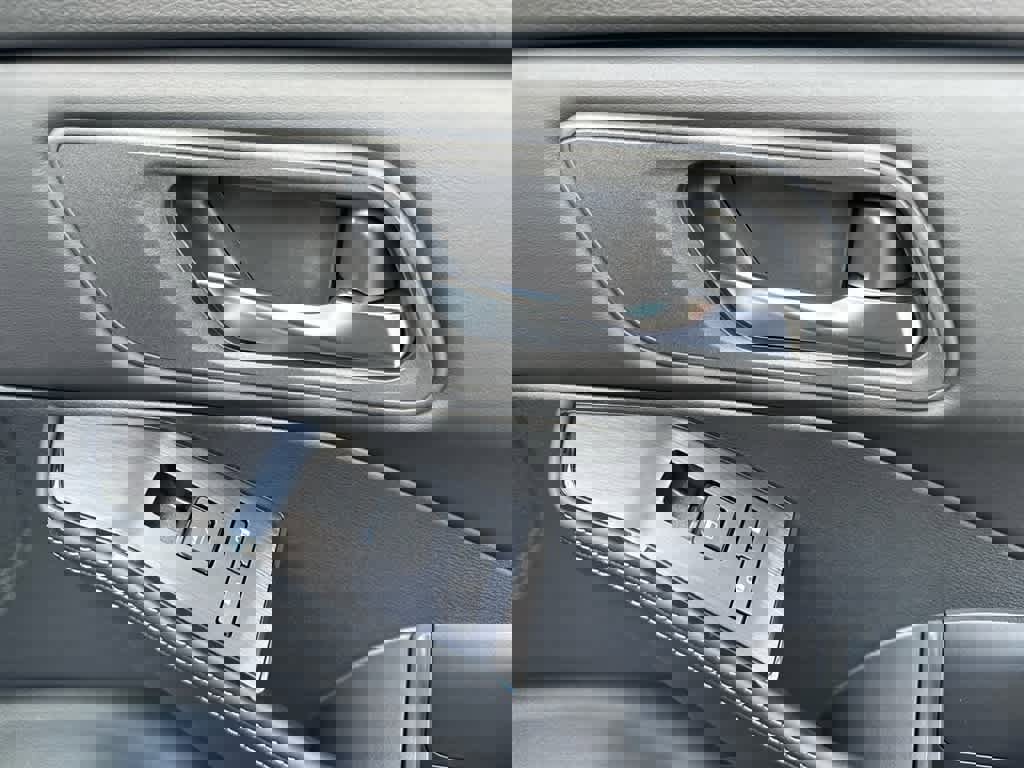 New 2026 Nissan Rogue SV image 26