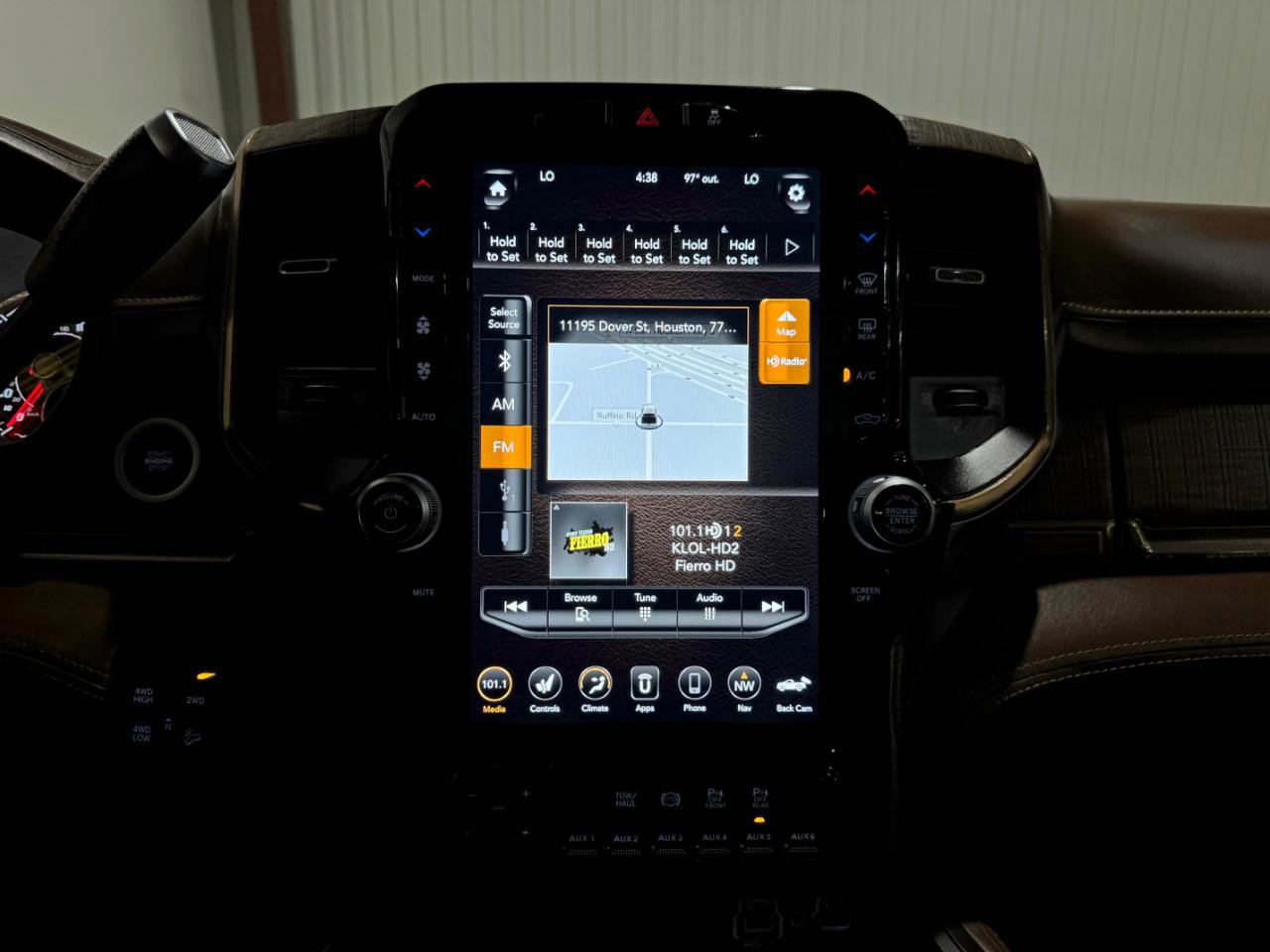 Used 2020 RAM 2500 Limited AWD/4WD image 37