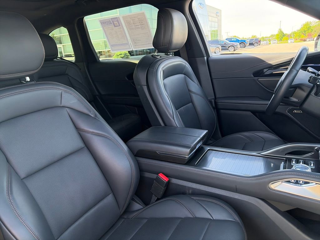 Used 2024 Lincoln Nautilus Premier w/ Equipment Group 102A AWD/4WD image 12