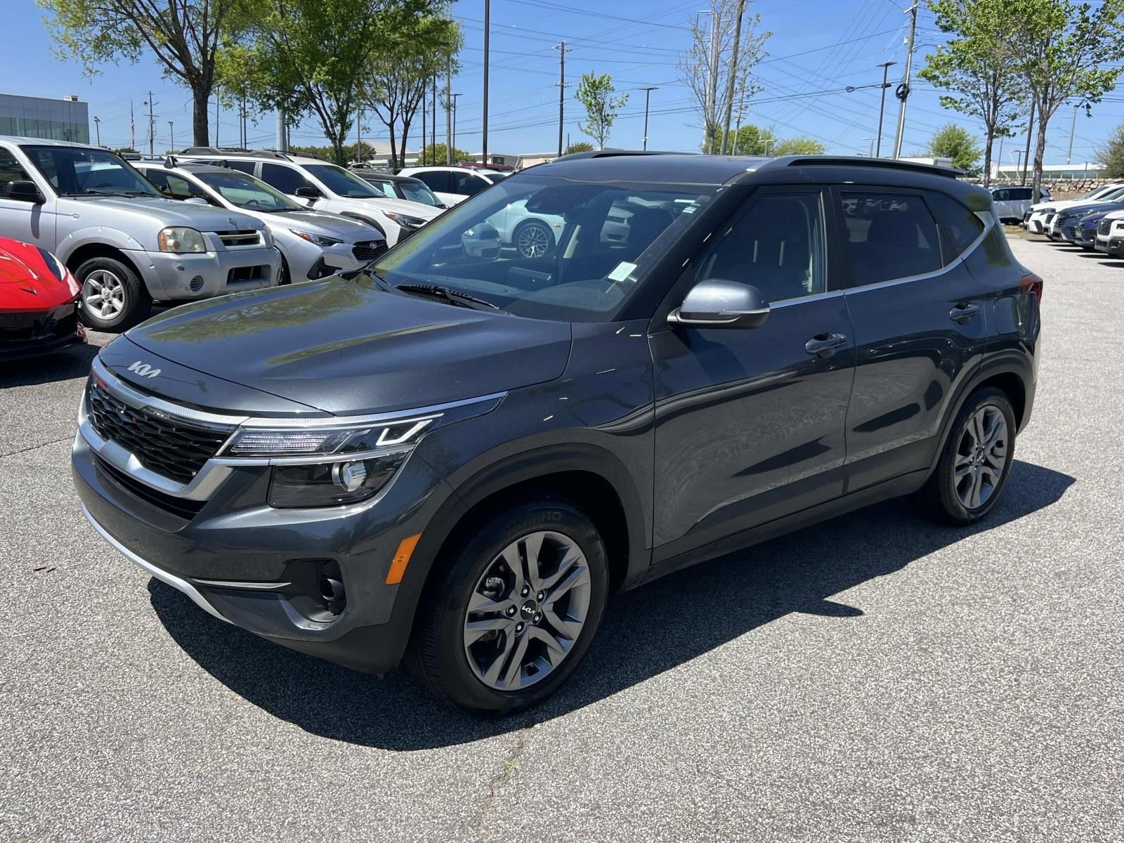 Used 2023 Kia Seltos S w/ Navigation Package image 3