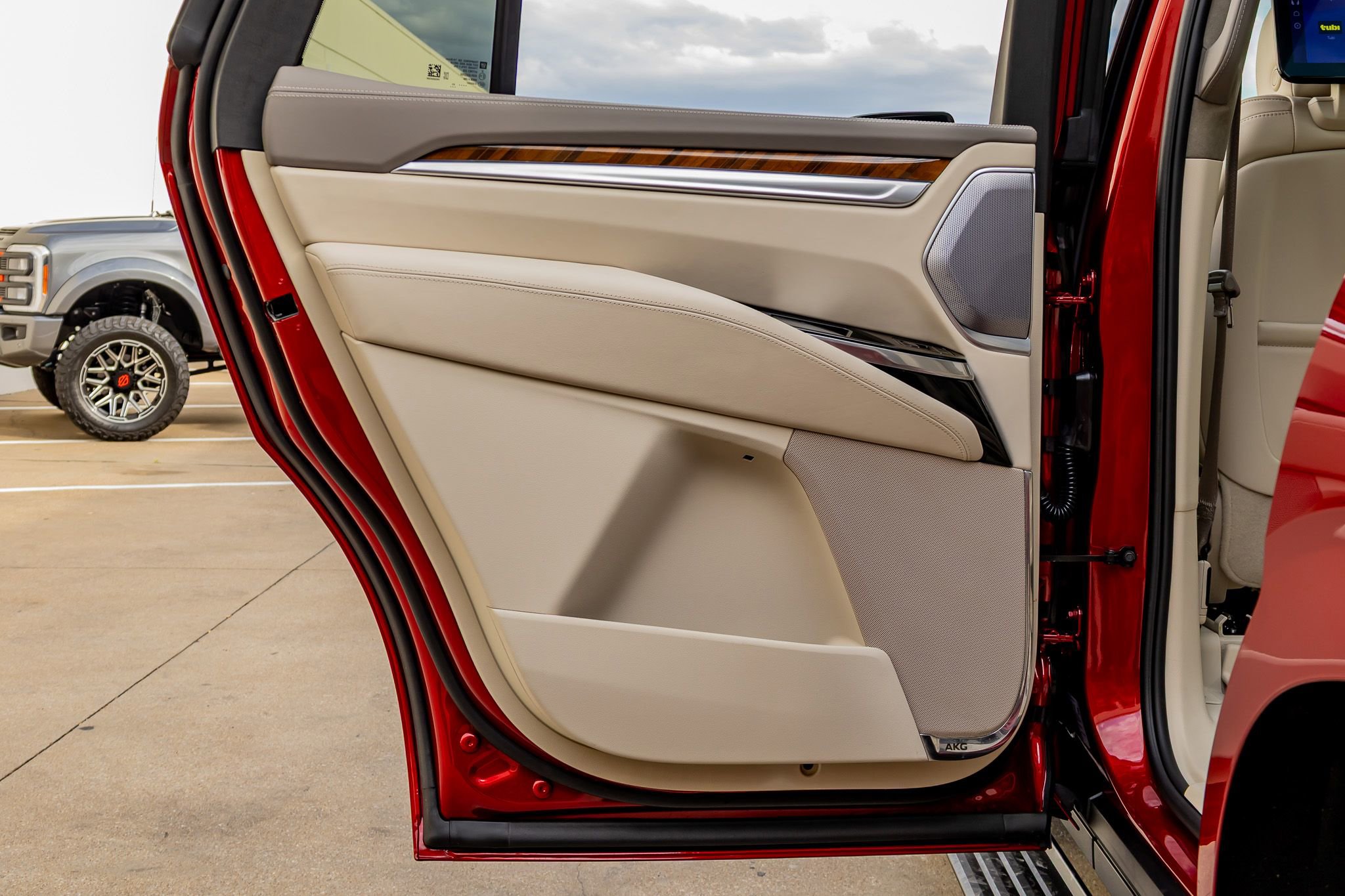 Used 2025 Cadillac Escalade Sport Platinum w/ LPO, Floor Liner Package image 40