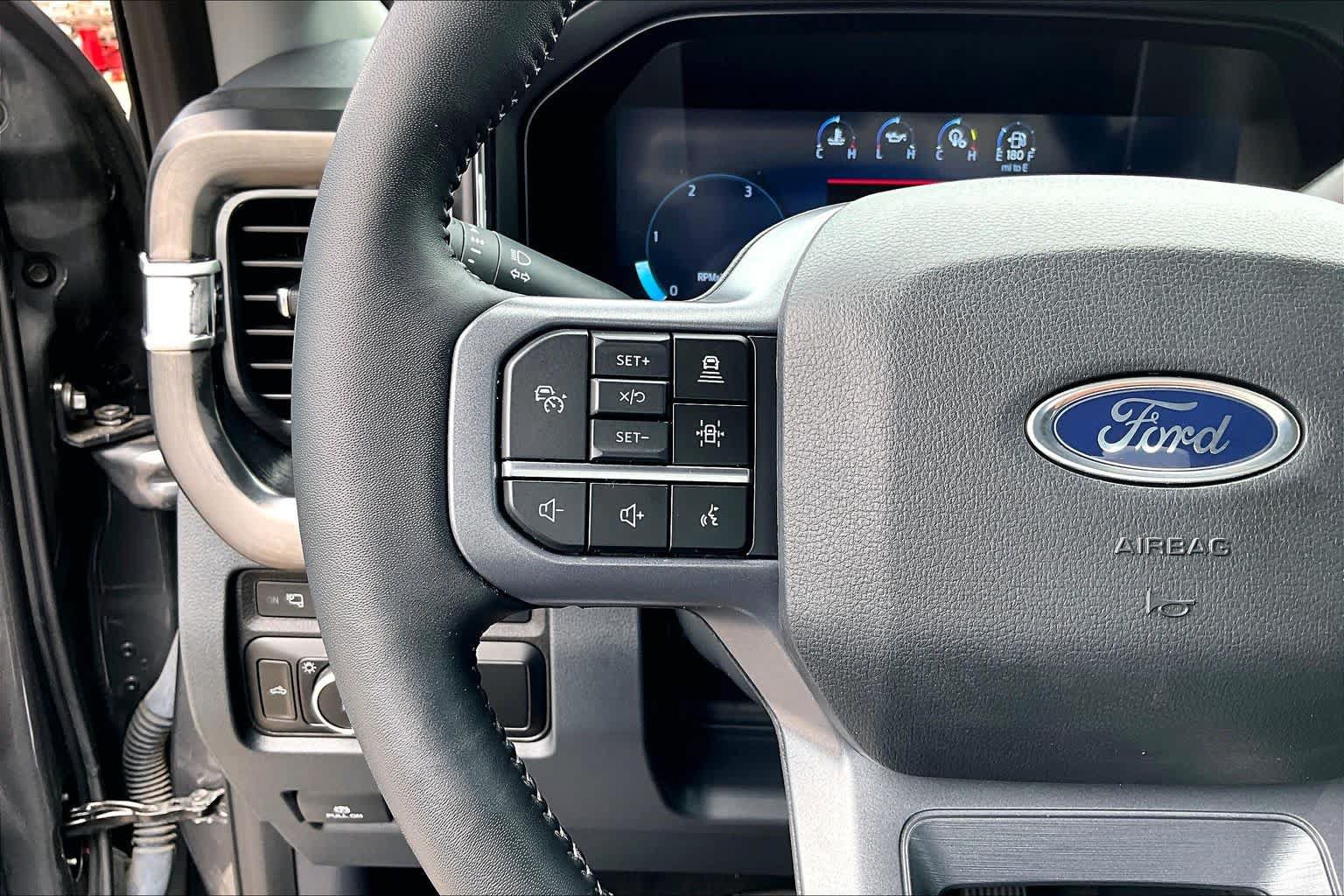 Used 2024 Ford F250 Lariat w/ Lariat Ultimate Package AWD/4WD image 26