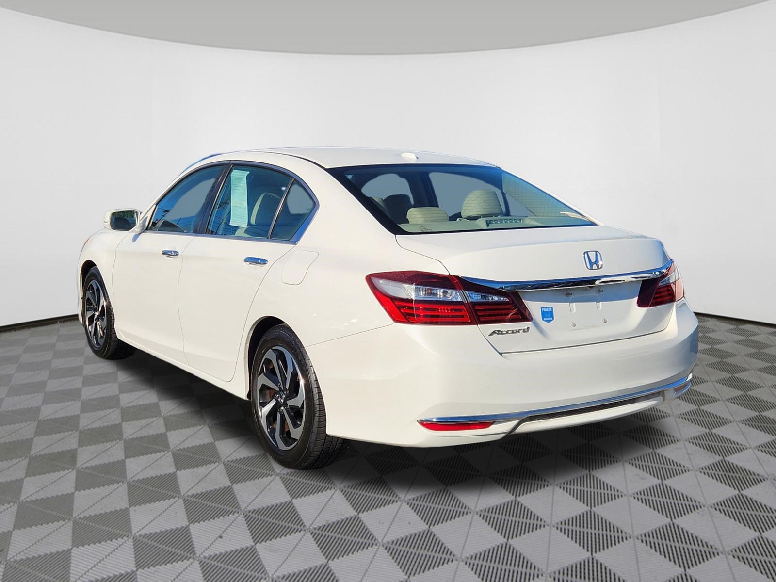 Used 2016 Honda Accord EX-L image 3