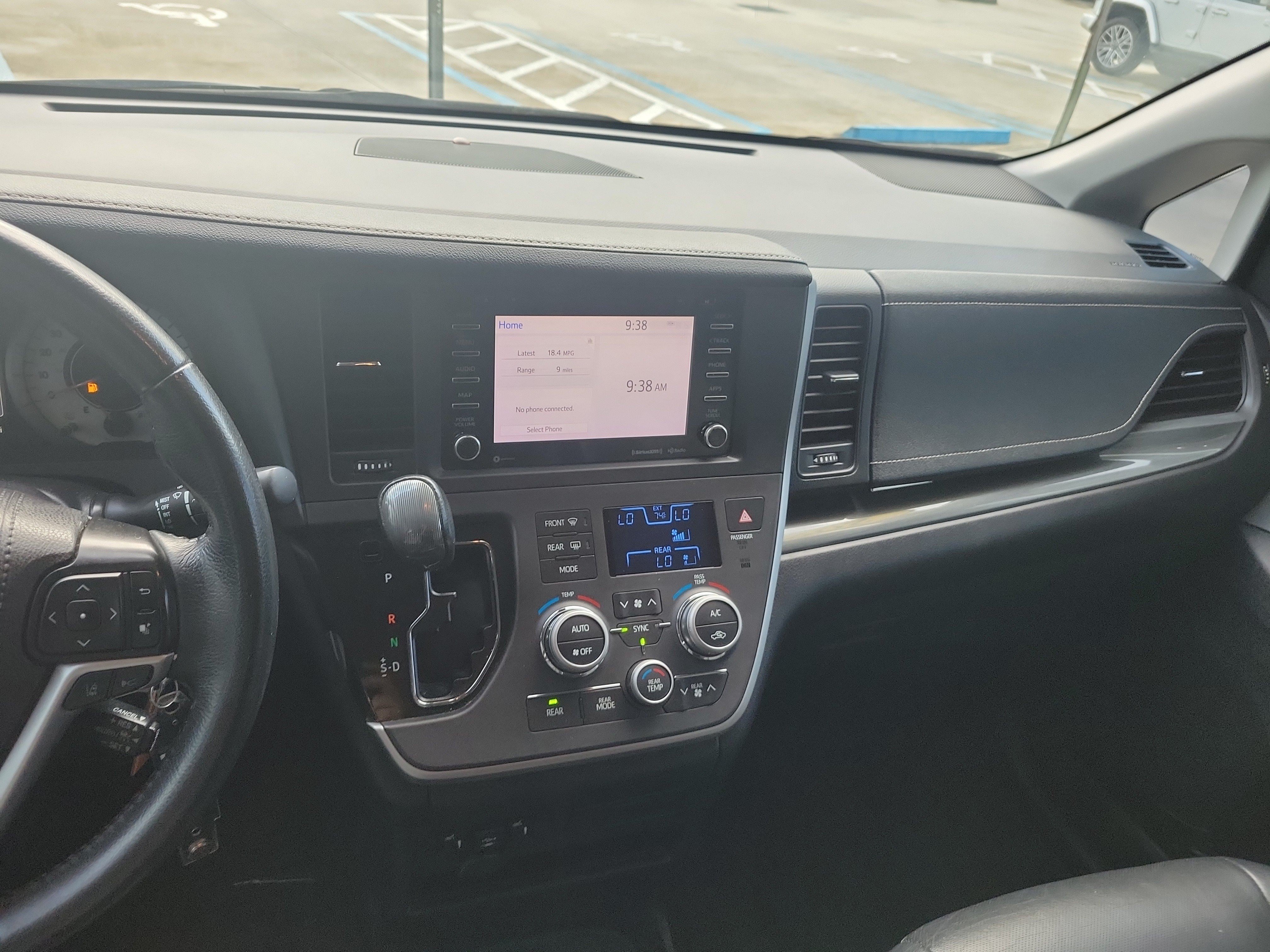 Used 2020 Toyota Sienna SE FWD image 20