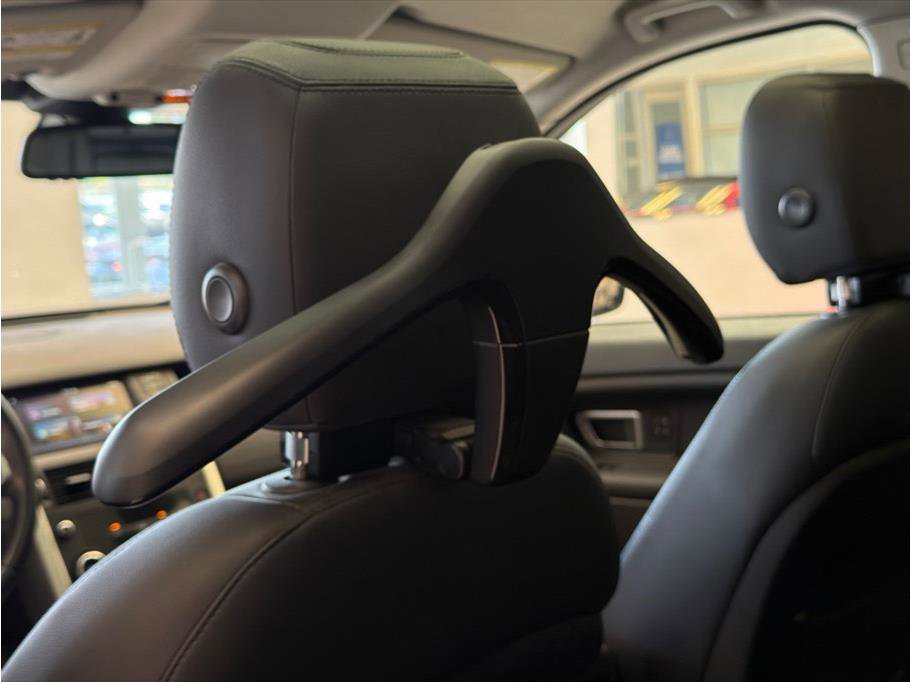 Used 2019 Land Rover Discovery Sport HSE AWD/4WD image 25