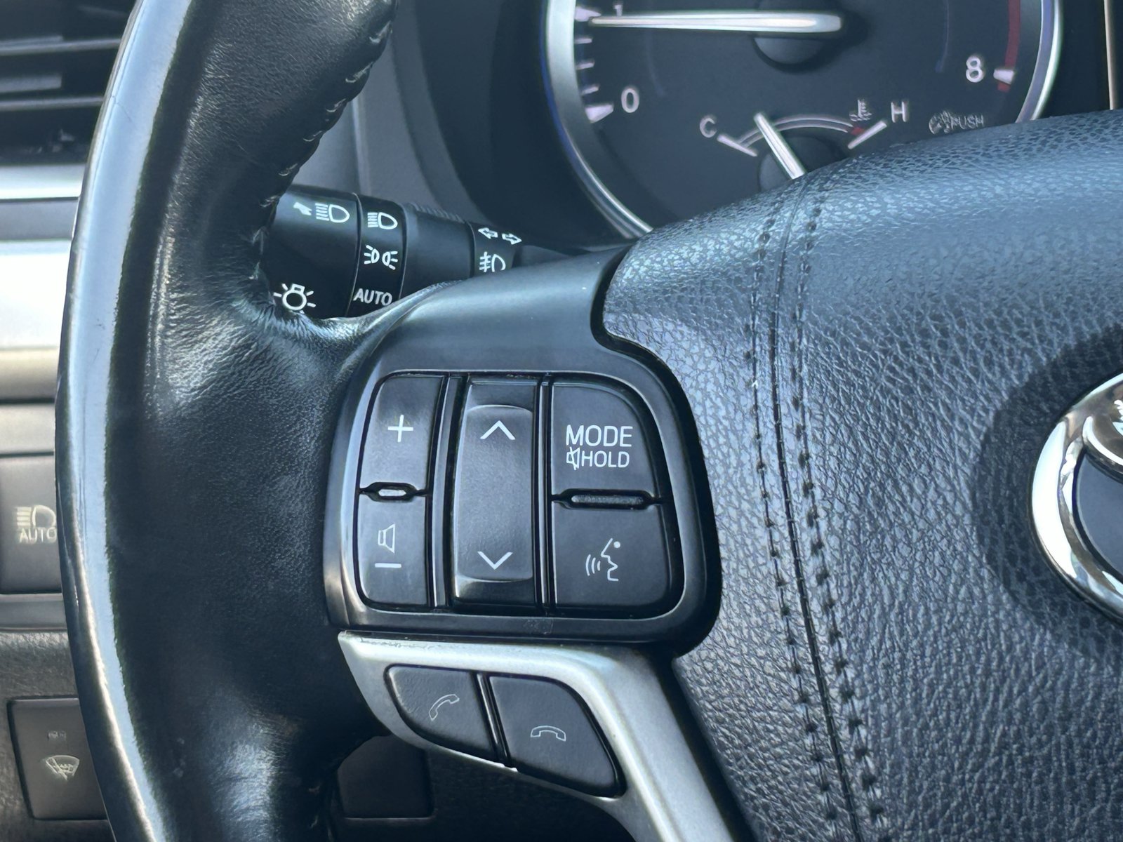 Used 2017 Toyota Highlander Limited FWD image 26