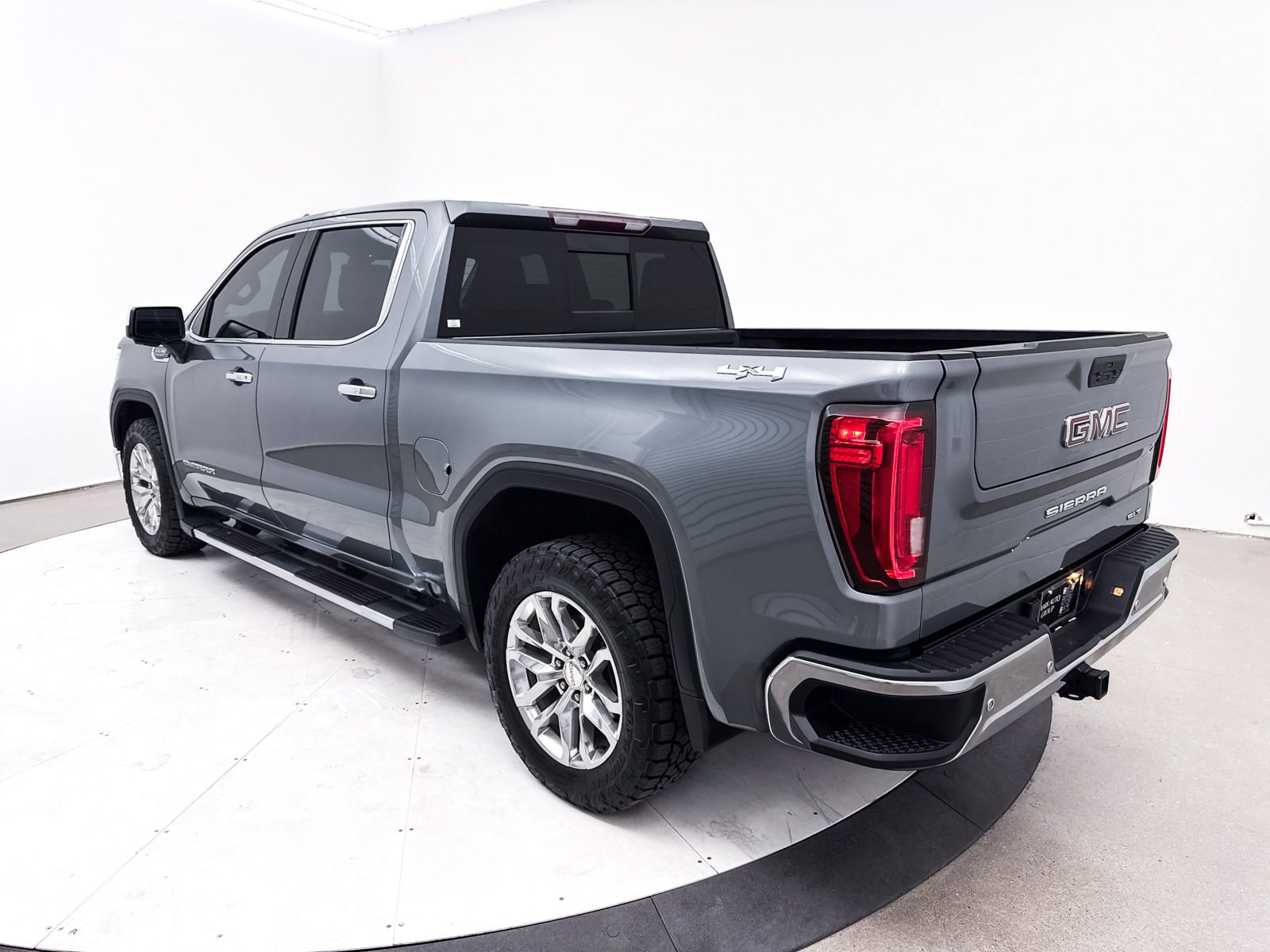 Used 2019 GMC Sierra 1500 SLT w/ SLT Premium Plus Package image 17