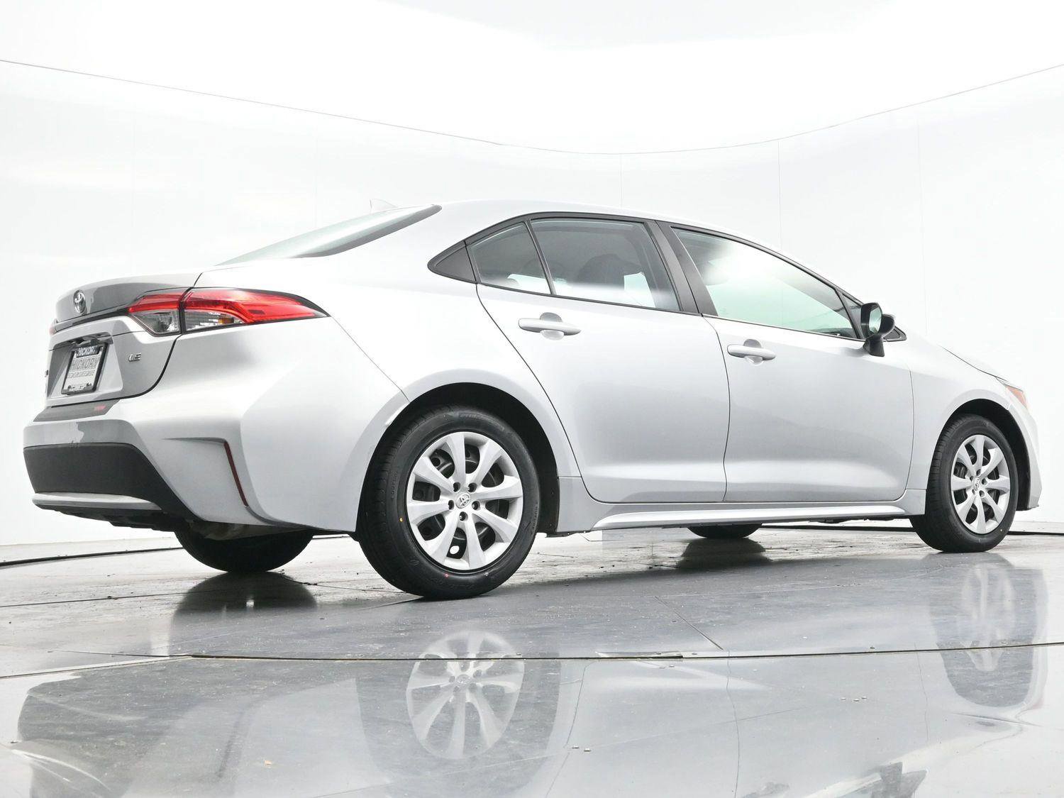 Used 2022 Toyota Corolla LE FWD image 45