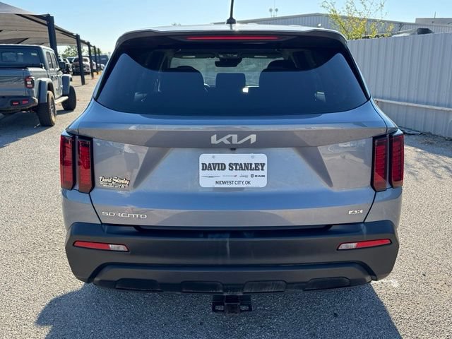 Used 2023 Kia Sorento LX AWD/4WD image 5