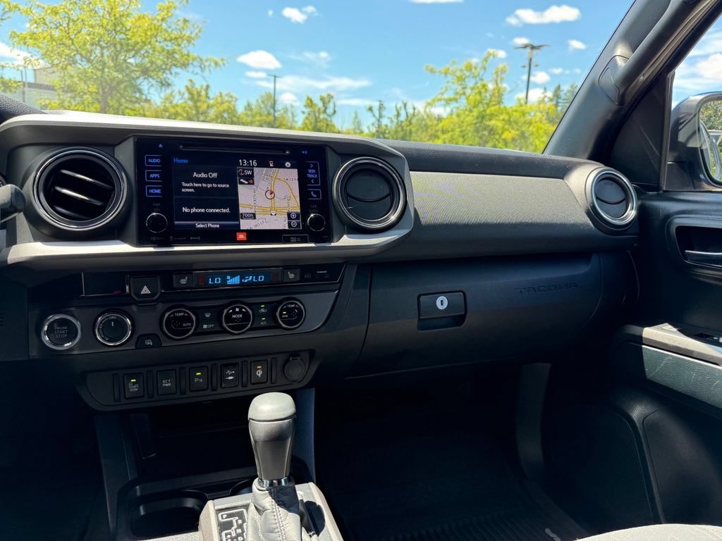 Used 2017 Toyota Tacoma TRD Off-Road AWD/4WD image 25