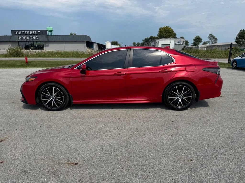 Used 2023 Toyota Camry SE w/ Convenience Package FWD image 4