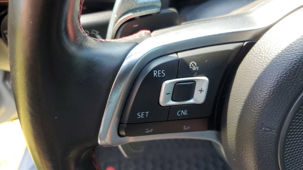 Used 2017 Volkswagen Jetta GLI FWD image 12