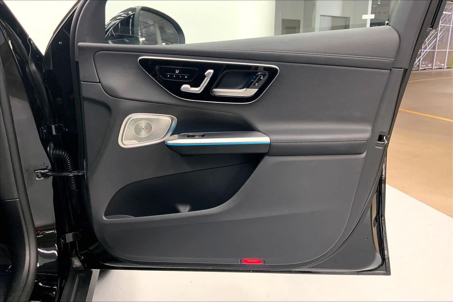 Used 2023 Mercedes-Benz GLC 300 image 10