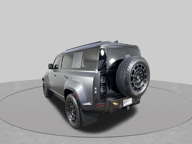Used 2025 Land Rover Defender 110 AWD/4WD image 31