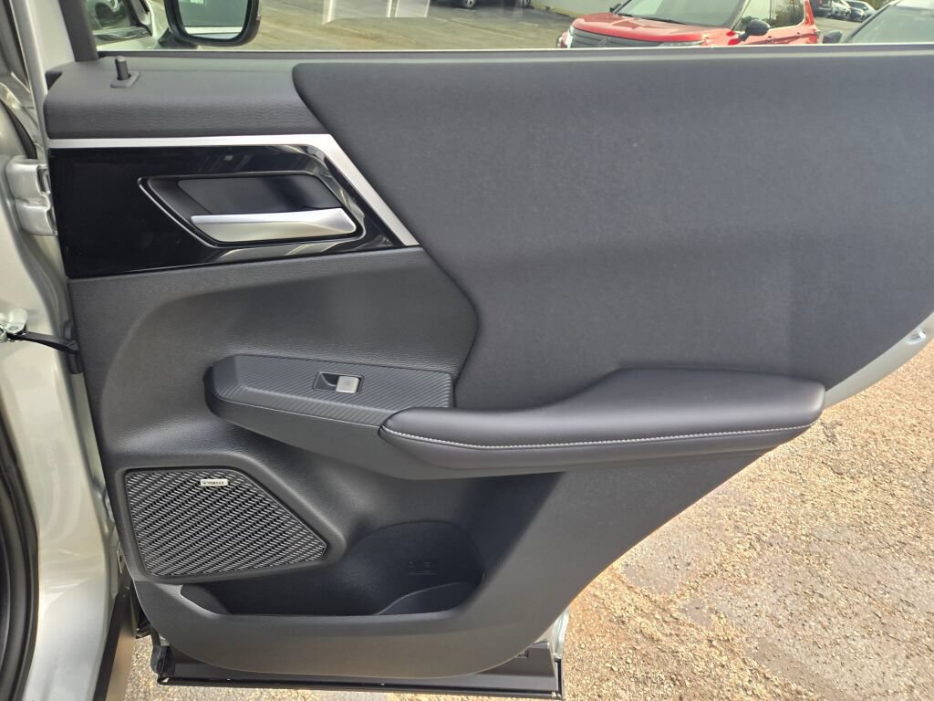 New 2027 Mitsubishi Outlander ES AWD/4WD image 8