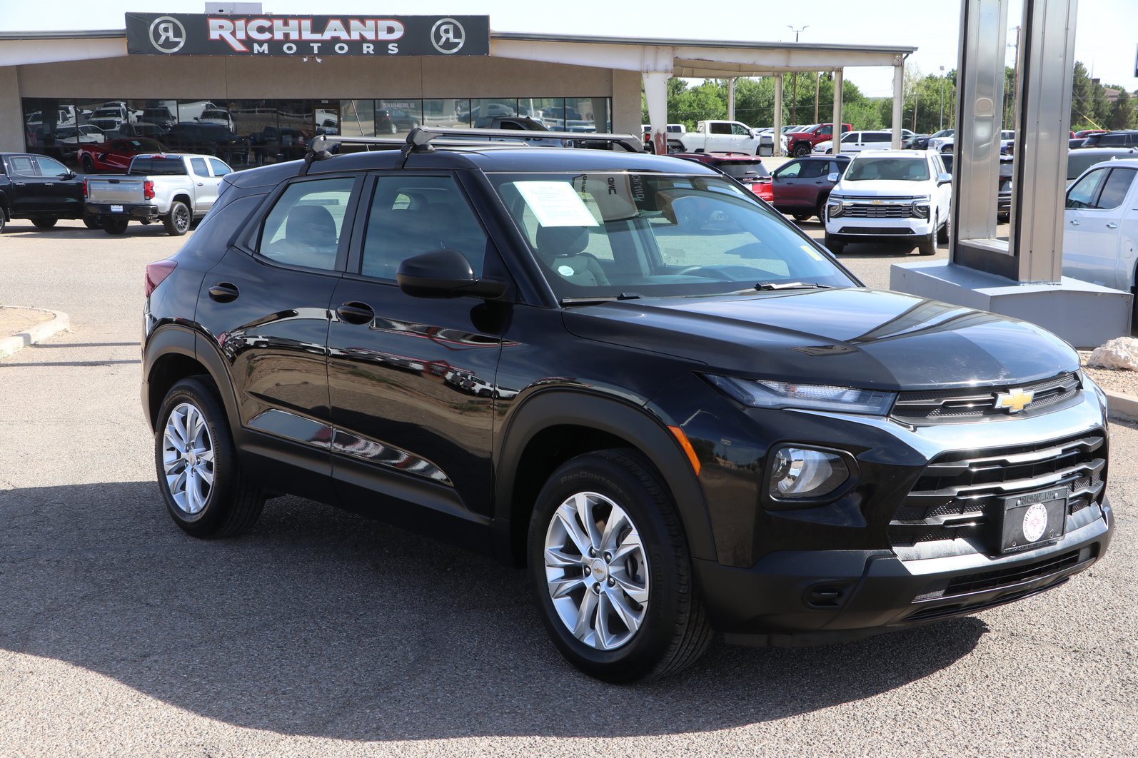 Used 2023 Chevrolet TrailBlazer LS FWD image 1