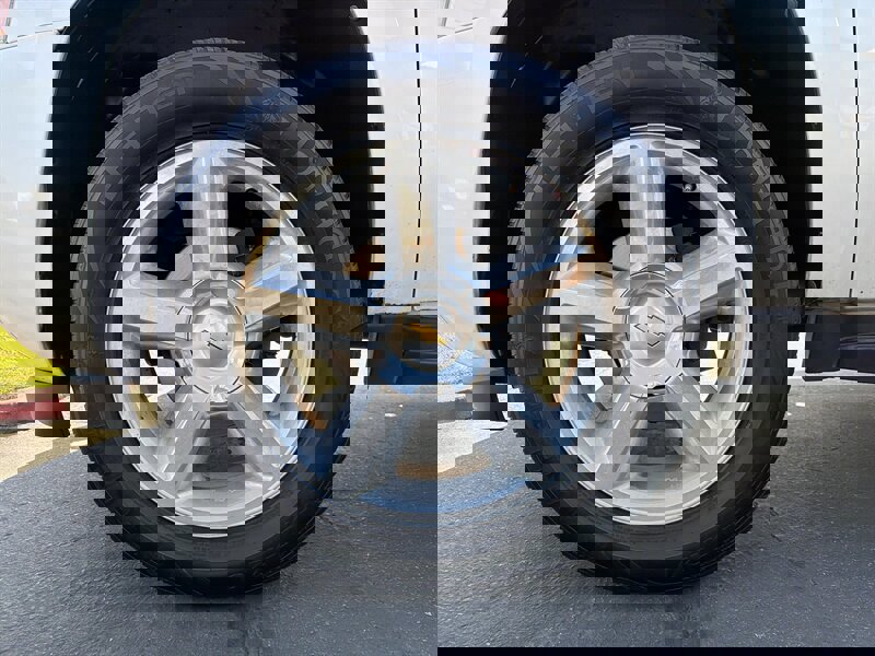 Used 2011 Chevrolet Avalanche LTZ image 20